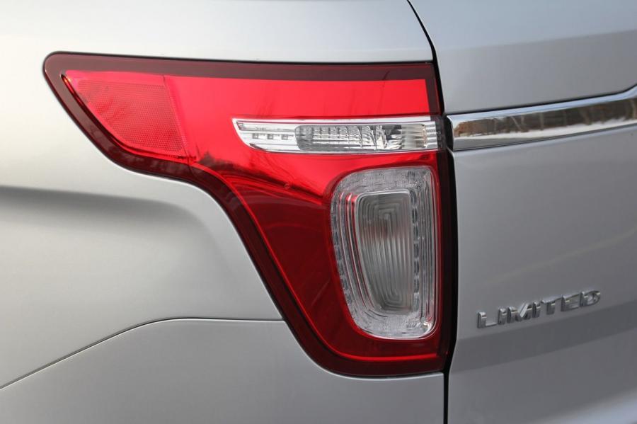  Ford Explorer Limited 4WD 2011 года  (фото 53 из 60)
